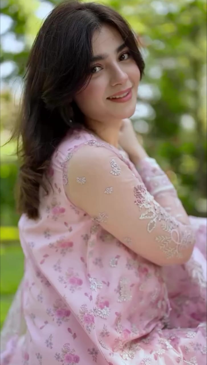 Elegant Pink Organza 3-Piece Dress with Hand Embellishment