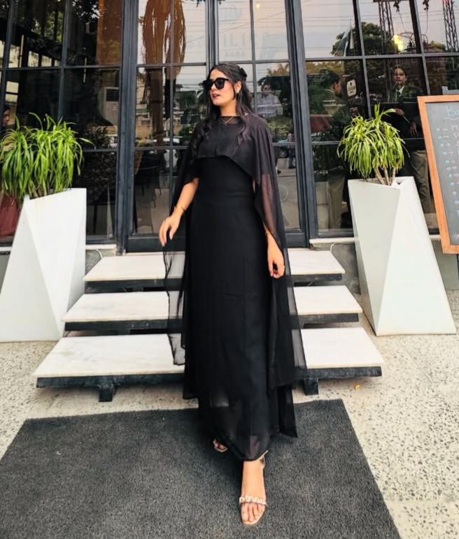 Premium Cape Style Chiffon Maxi – Elegant Flowing Dress