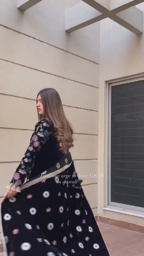 Chic Black velvet Evening Wear 3pc Suit